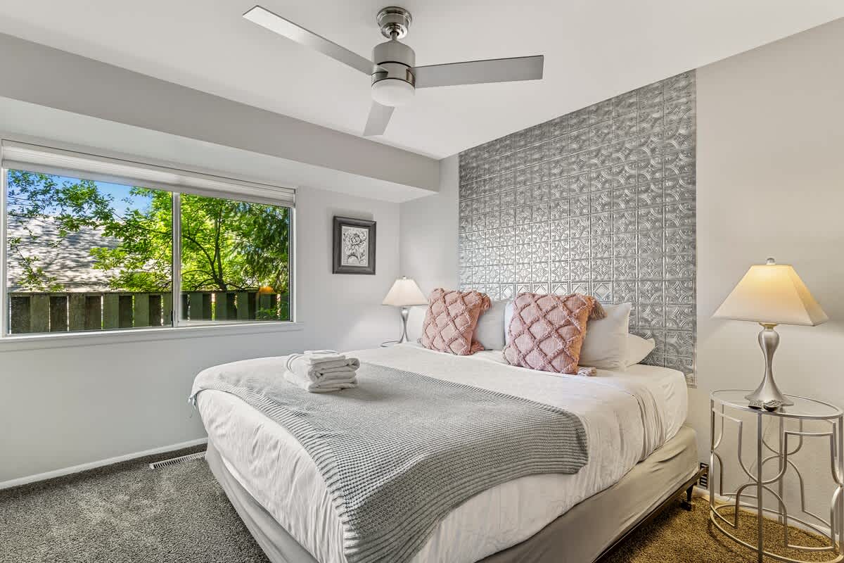BEDROOM 4