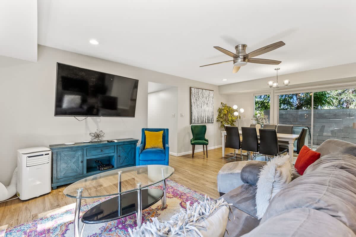 LIVING AREA REVERSE