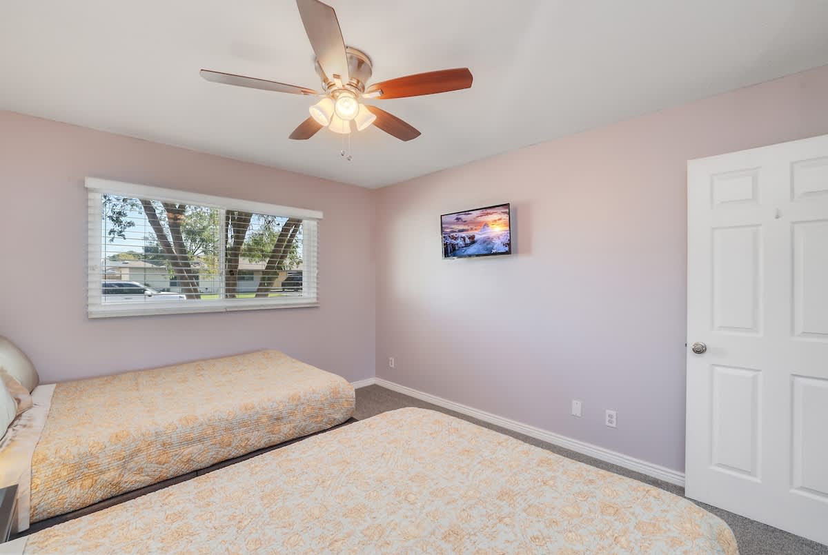 Twin Bedroom