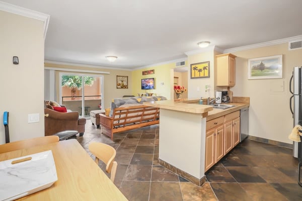Dining/Kitchen