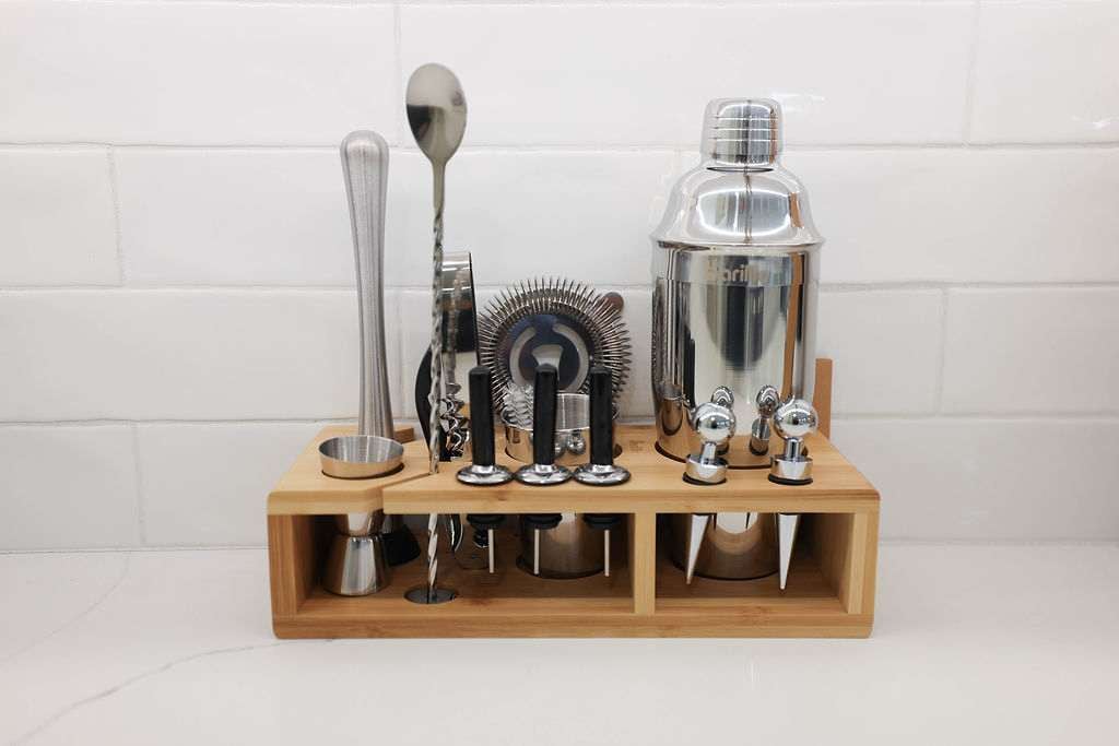 Cocktail shaker set