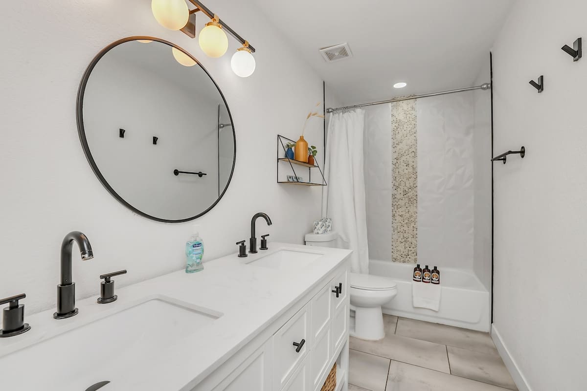 Full Bathroom