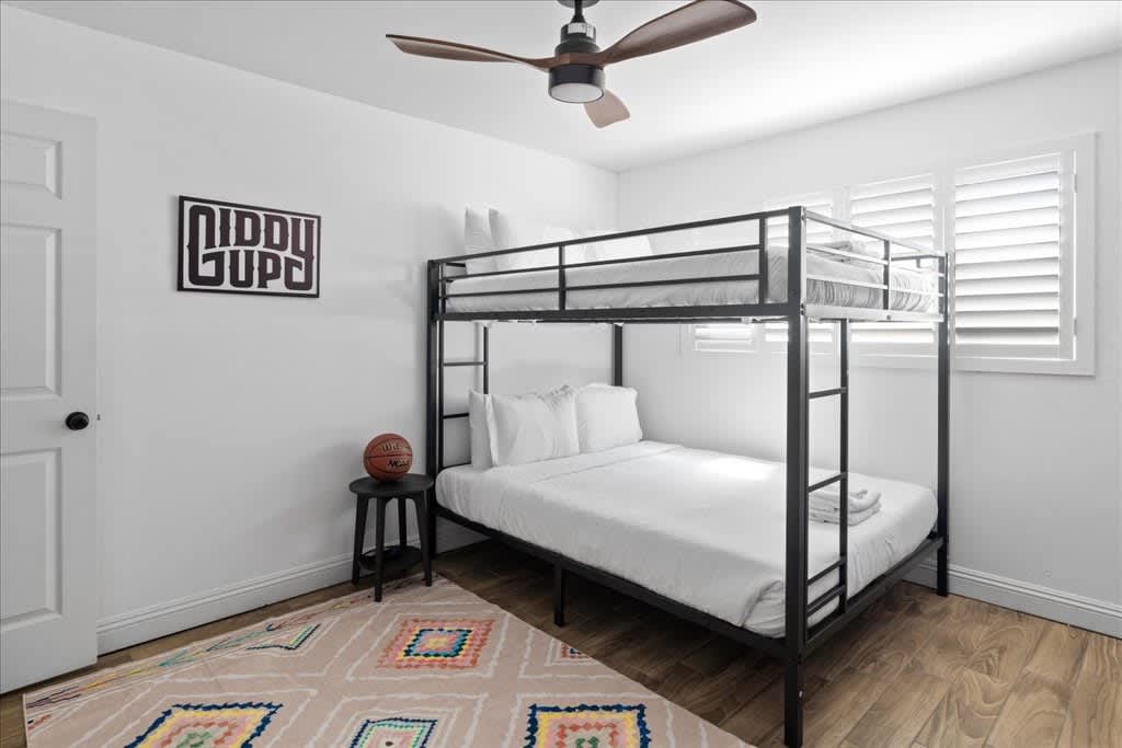 BUNK ROOM