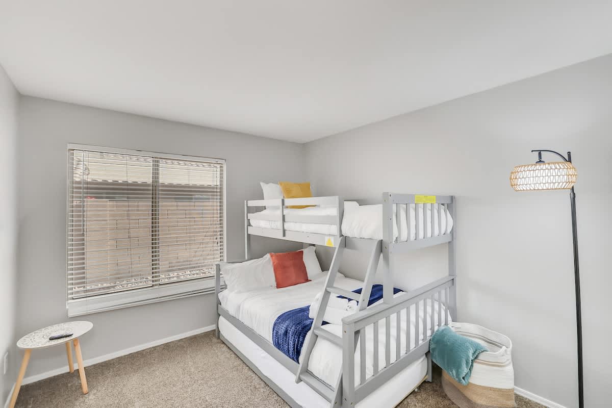 Twin over full with pull-out trundle