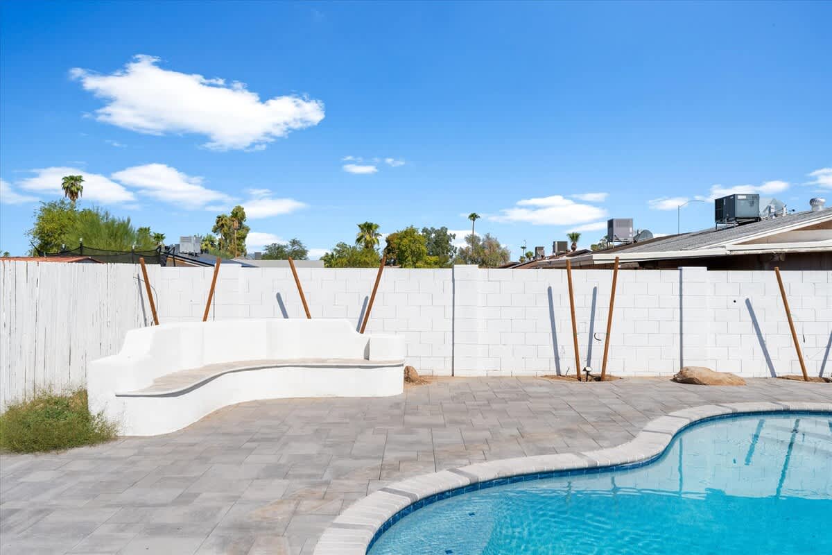 Pool Seating