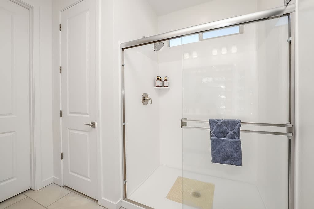 Ensuite Master Bathroom