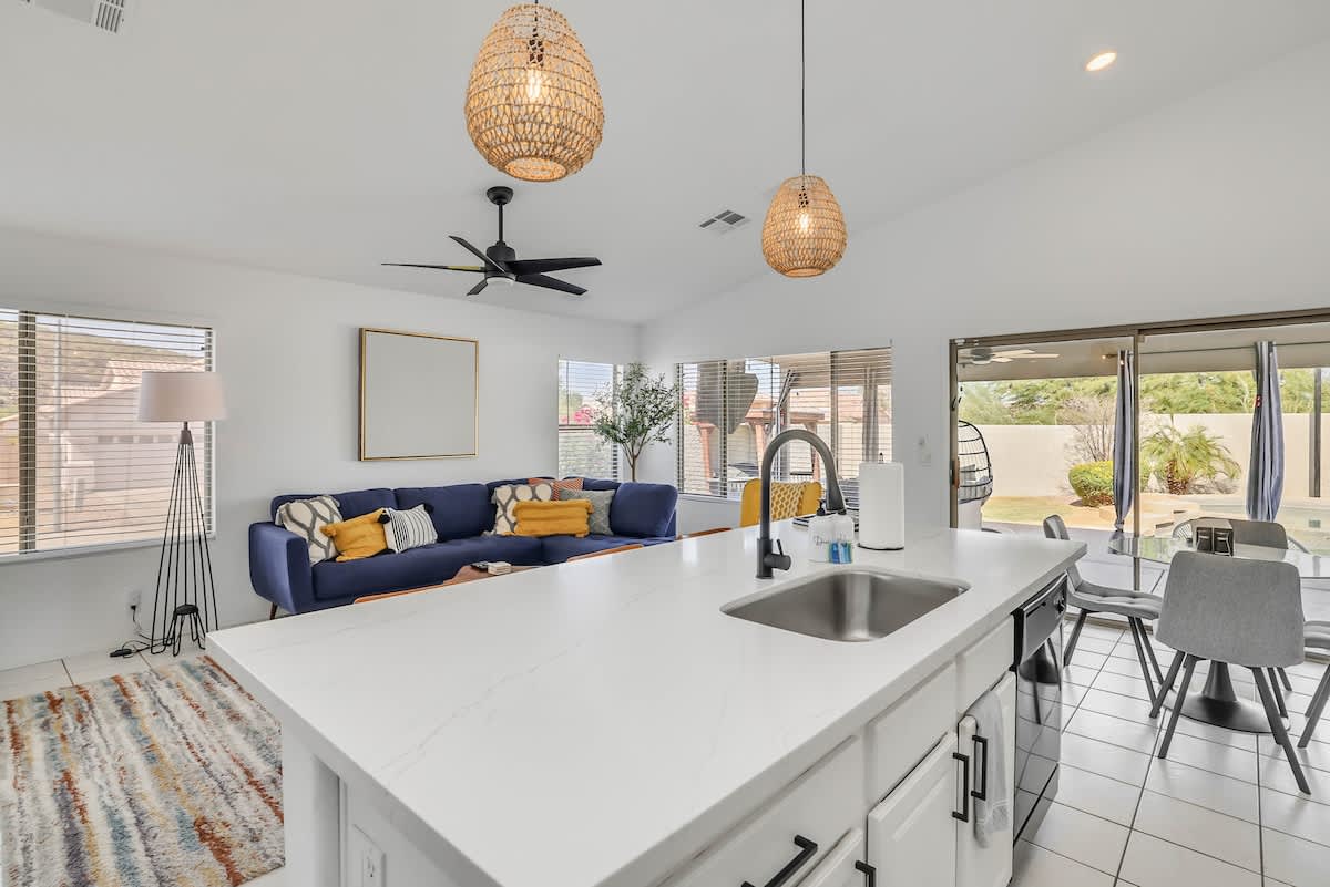 KITCHEN ISLAND