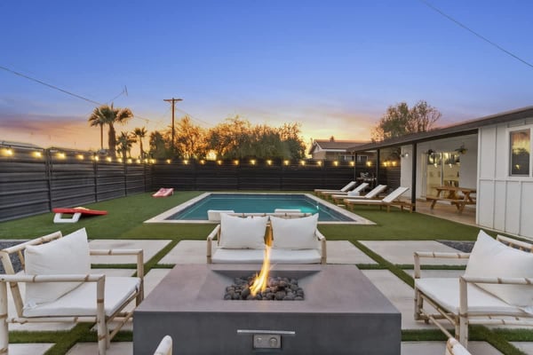 Fire pit and Pool