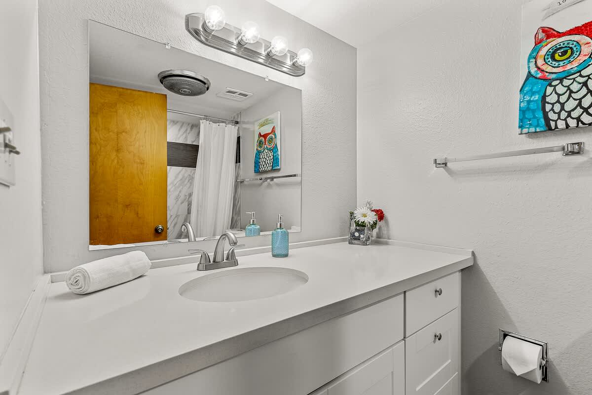 BATHROOM 2