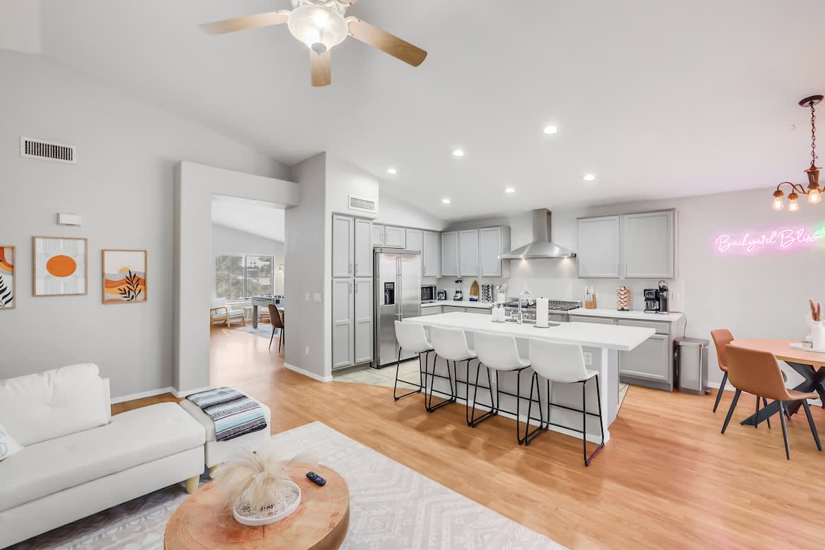 Kitchen/Living Room